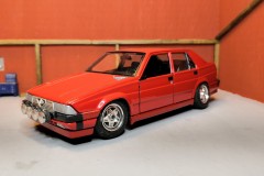 Alfa Romeo 75 - Burago - scala 1/24