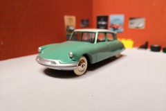 Citroen DS 19 - Dinky Toys replica - scala 1/43