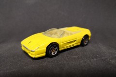 Ferrari F355 Spider - Hot Wheels - scala 1/64