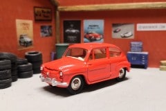 Fiat 600 D - Dinky Toys replica - scala 1/43