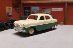 Ford Zephyr Saloon - Dinky Toys replica - scala 1/43