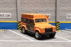 Land Rover Defender 110 (1997) - Matchbox  - scala 1/64