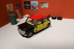 Austin Mini Cooper De Luxe "Wickerwork" - Corgi Toys - scala 1/43