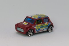 Morris Mini - Hot Wheels 2006 - scala 1/64