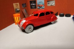 Peugeot 402 - Dinky Toys replica - scala 1/43