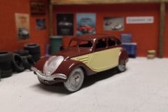 Peugeot 402 "Taxi - Dinky Toys replica - scala 1/43