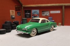Volkswagen Karmann Ghia Coupè - Dinky Toys replica - scala 1/43