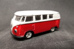 Volkswagen Microbus 1962 - Welly - scala 1/64 circa